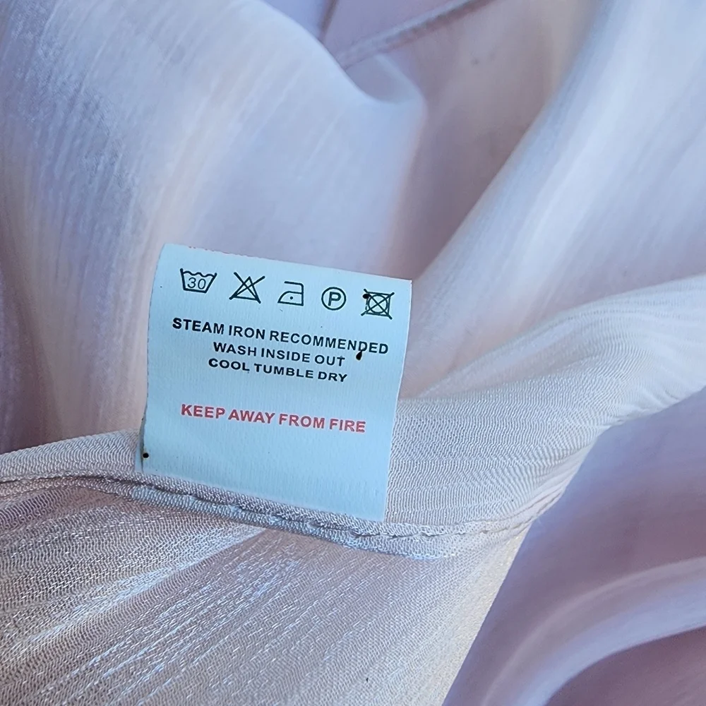 NWOT Women's Metallic Evening Scarf Wrap Light Crinkle Pink 28